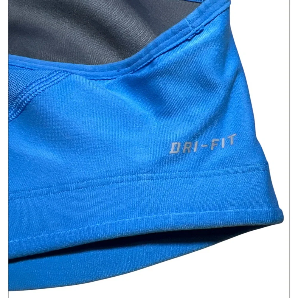 EUC NIKE dri-fit Blue women’s sports bra/ size large